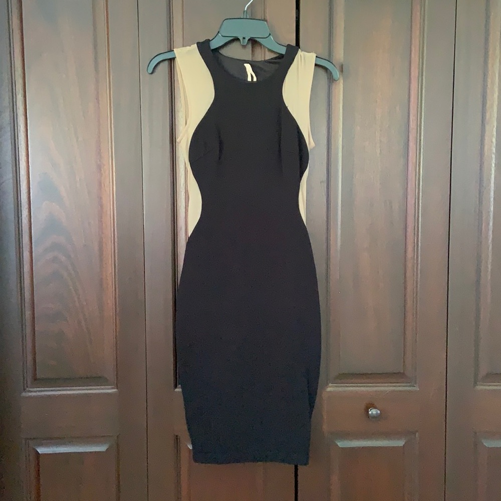 Black Sleeveless Dress